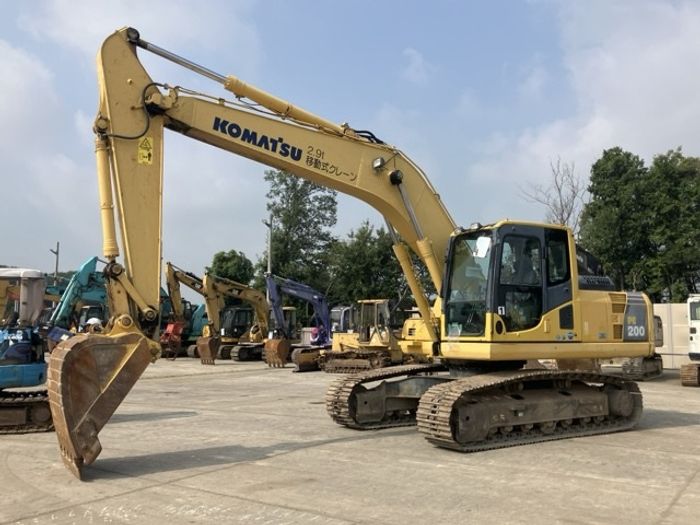 Komatsu PC200 excavator