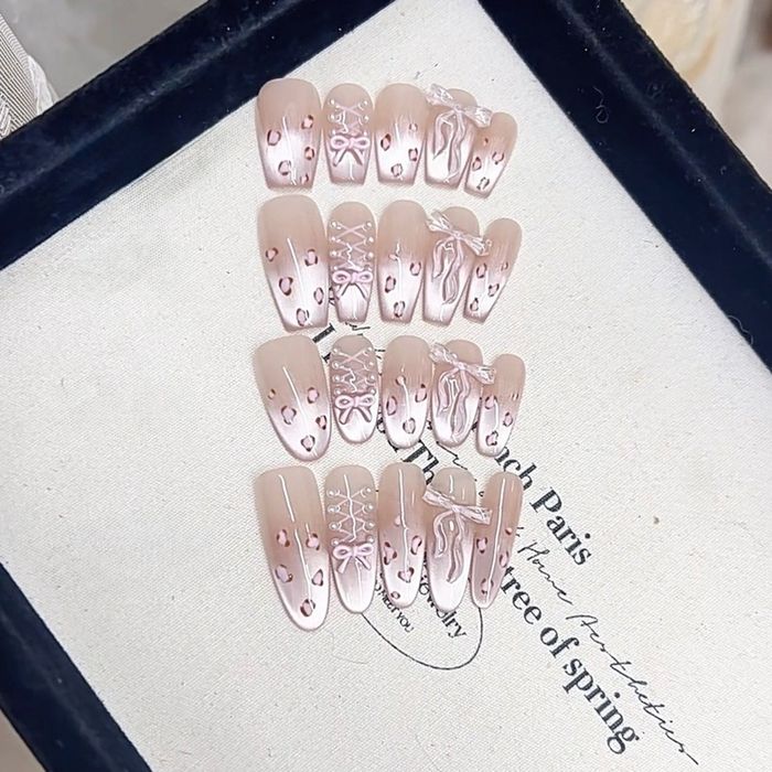 Наадаг хумс