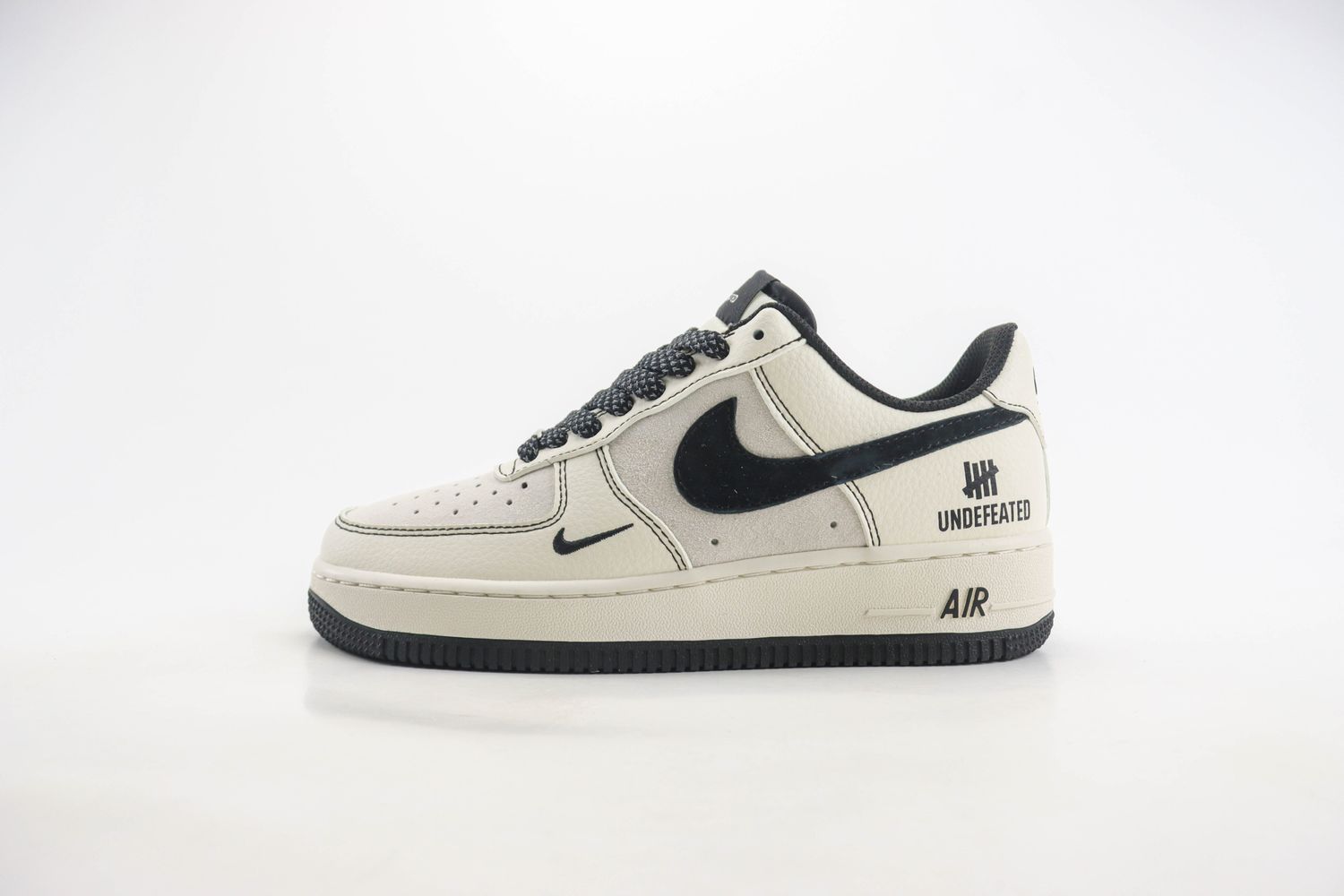 Nike Air Force 1 Low x Undefeated 12