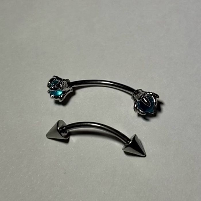 Хөмсөгний ээмэг