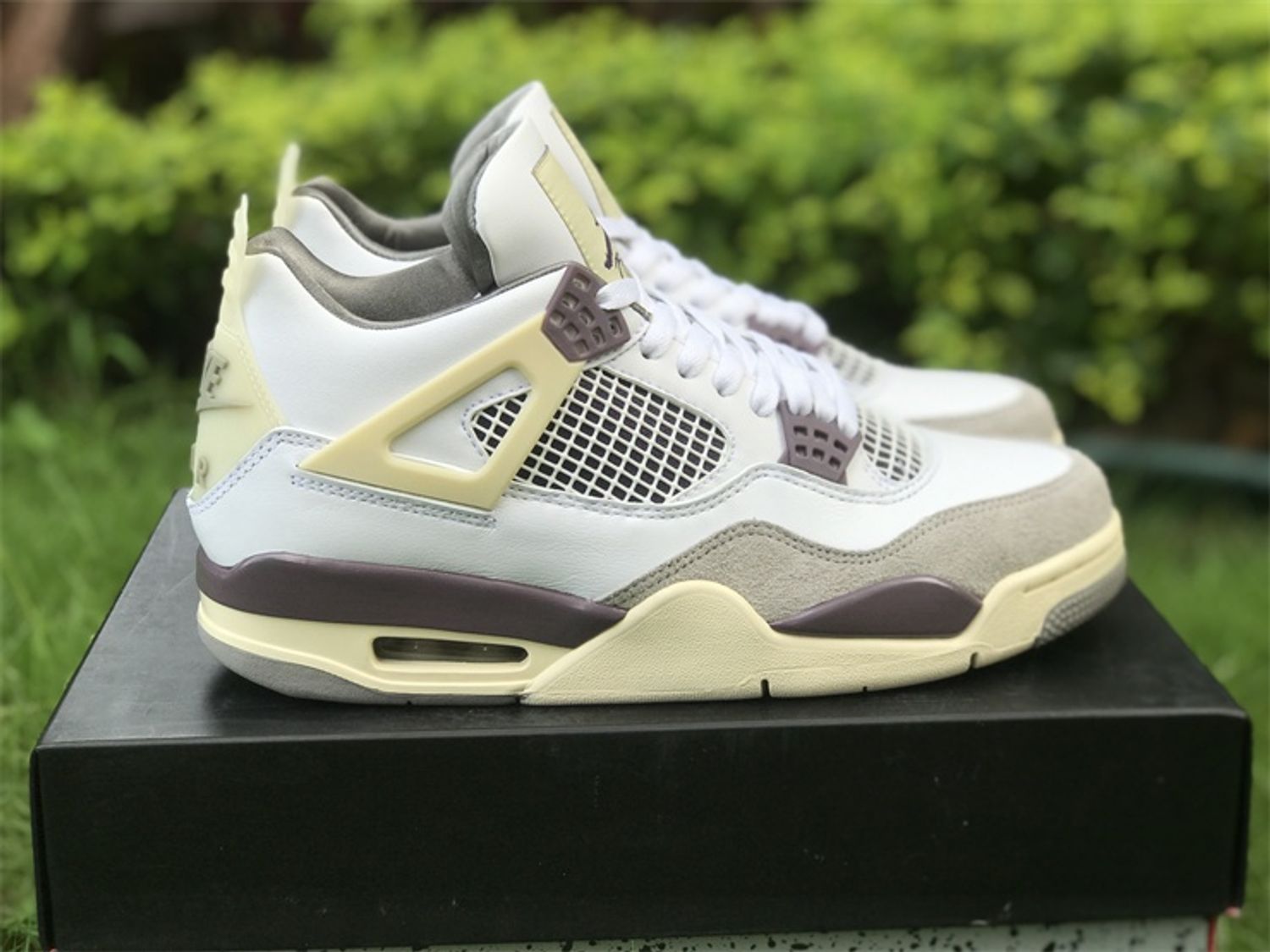 Air Jordan 4 Retro Medium Grey Cream Brown