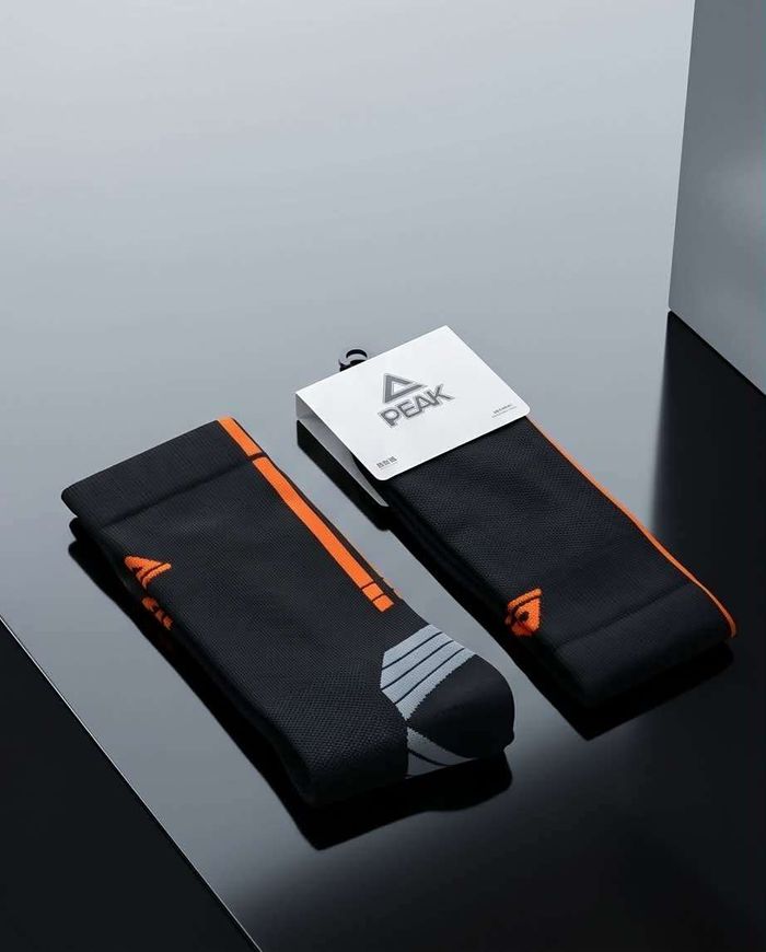 running socks black white
