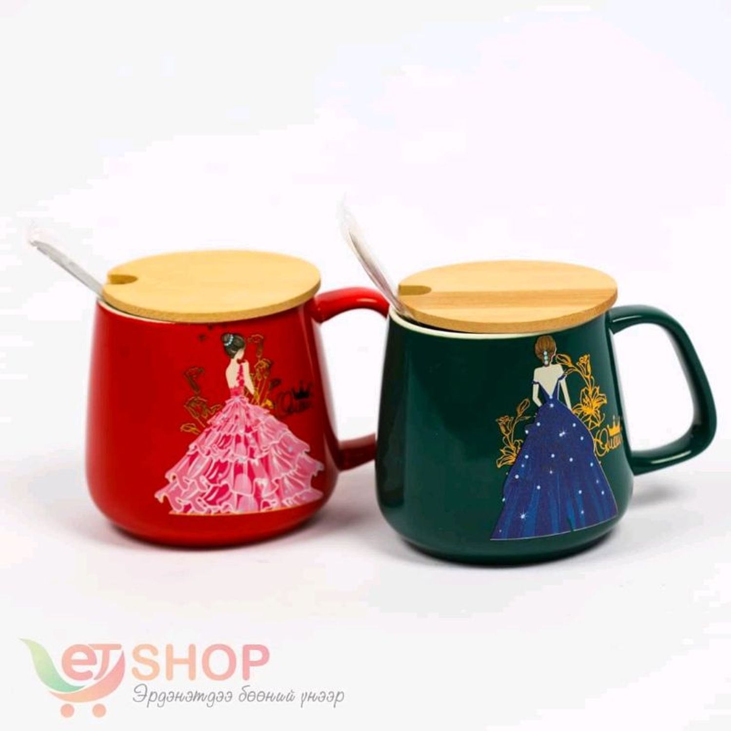 Сэнжтэй модон тагтай шаазан аяга