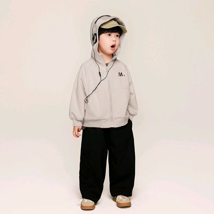 Хөвгүүдийн задгай эргэртэй малгайтай цамц