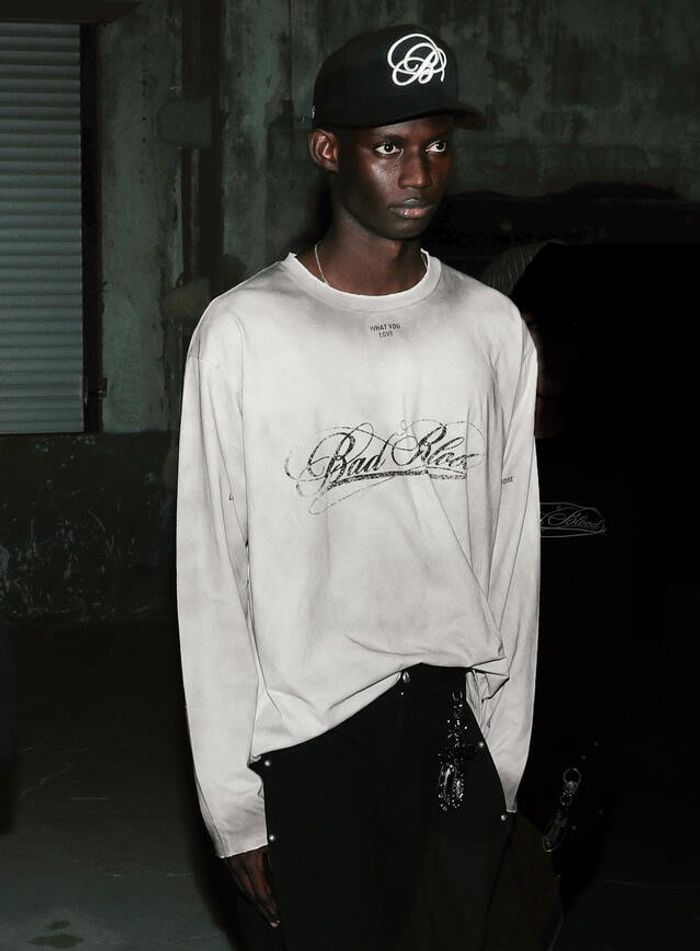 Dark Classic Long Sleeve - Dusty White