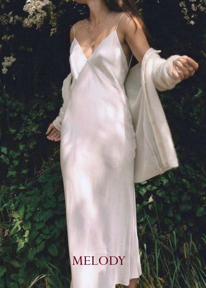 V long сарфан  milky white