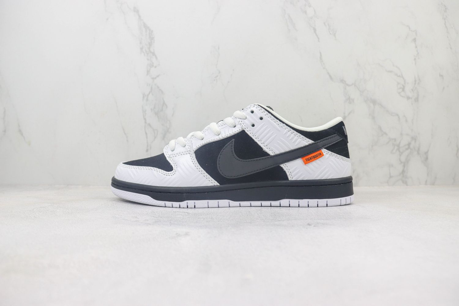 TIGHTBOOTH x Dunk Low SB