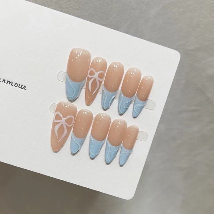 Наадаг хумс