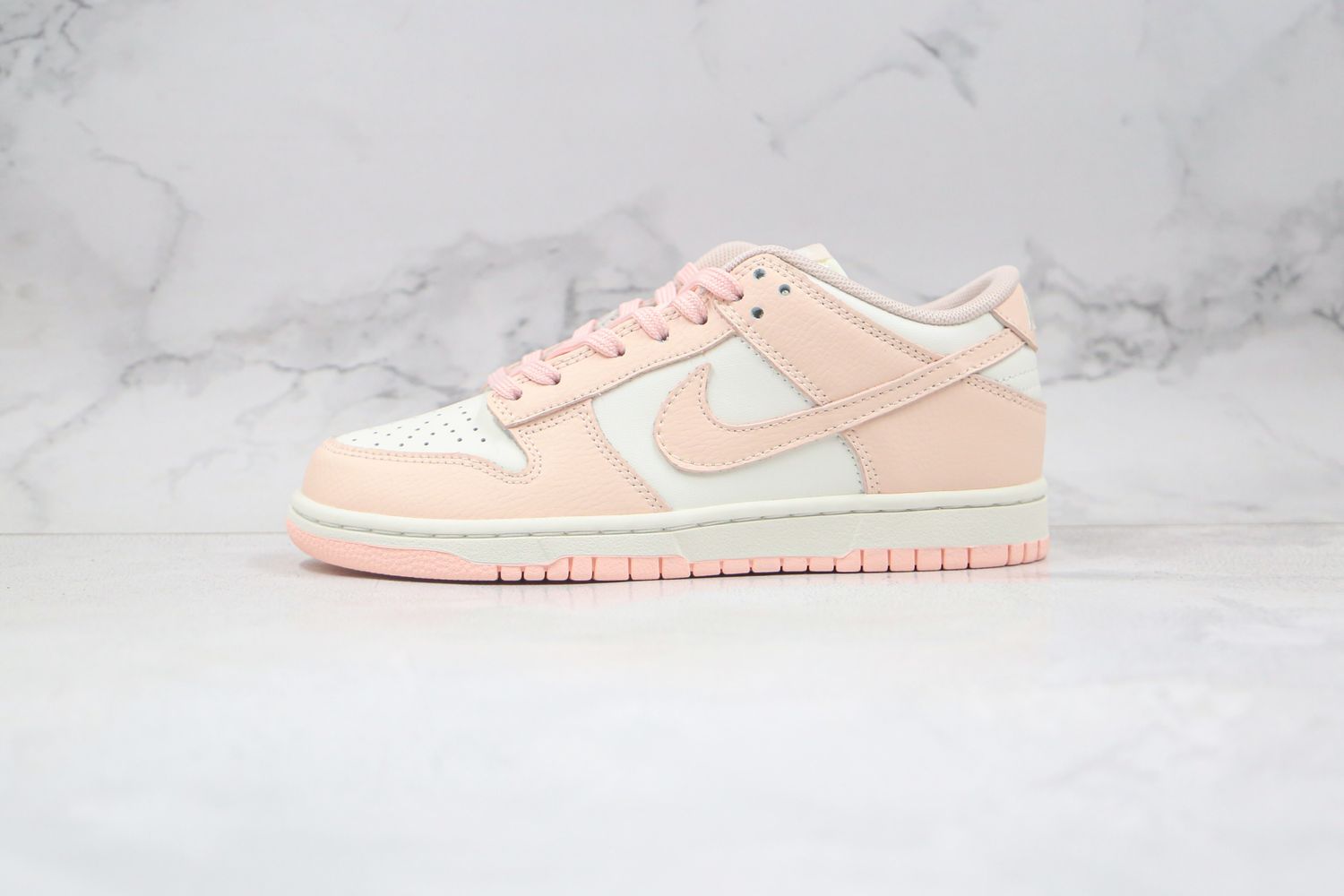 Nike Dunk Low "Orange Pearl"