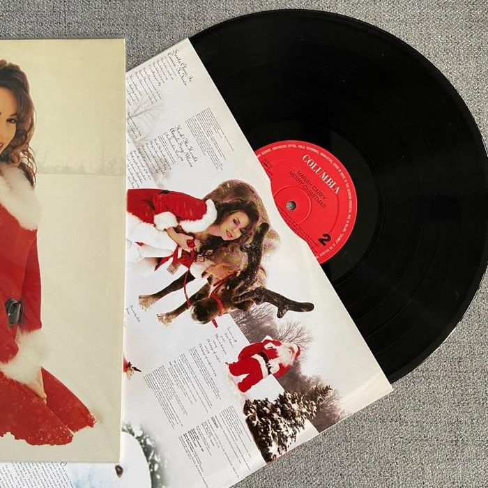 Mariah Carey - Merry Christmas  