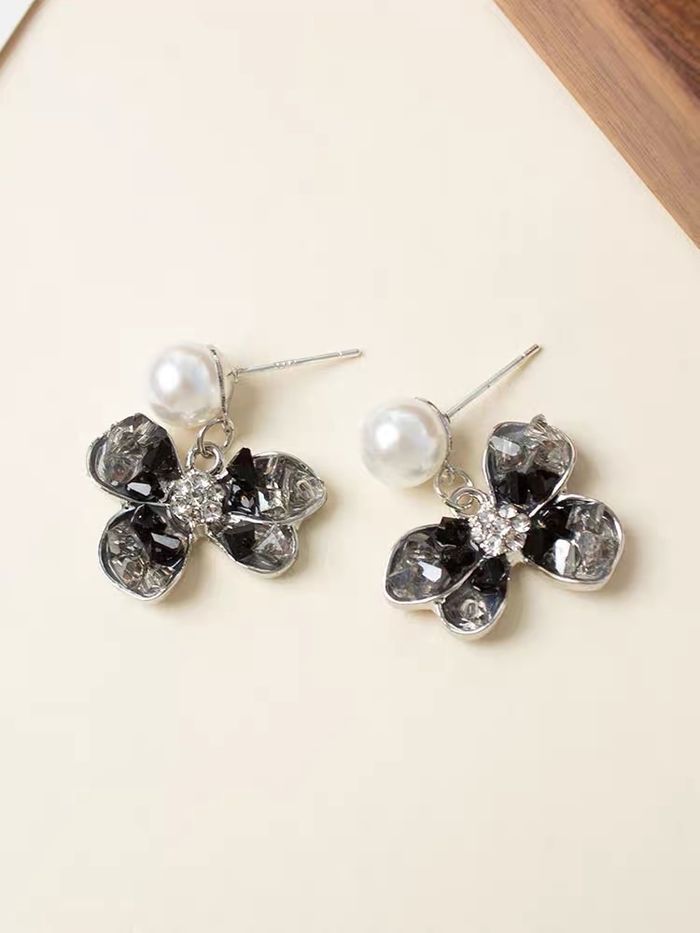 Хар бриллиант загвар