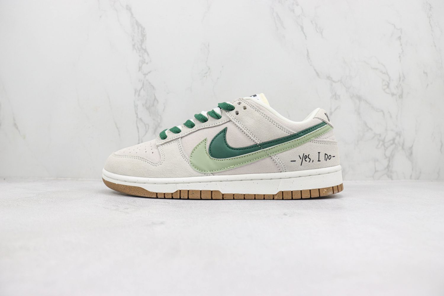 Nike SB Dunk Low "85"