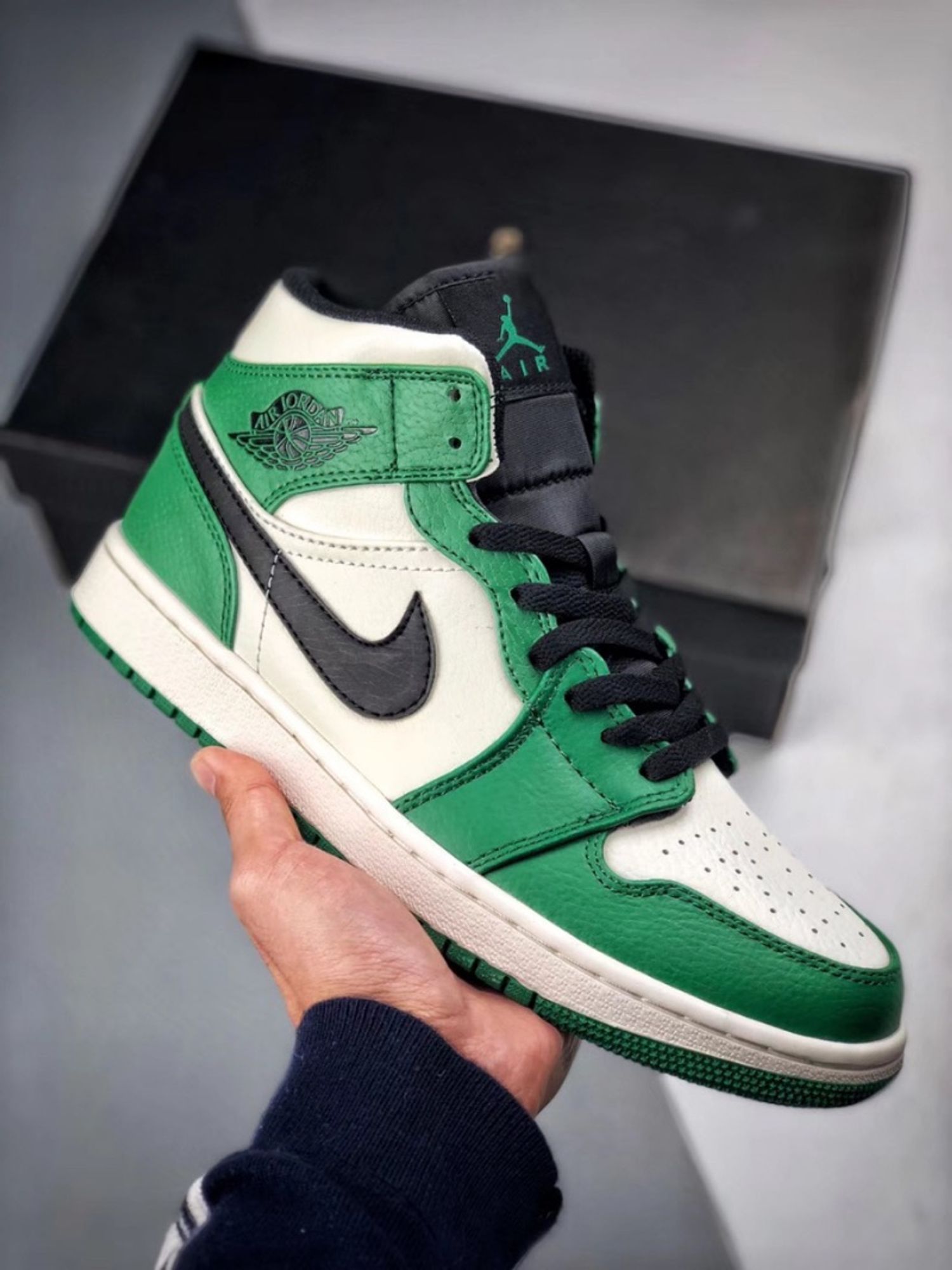 Air Jordan 1 Mid SE “Green”