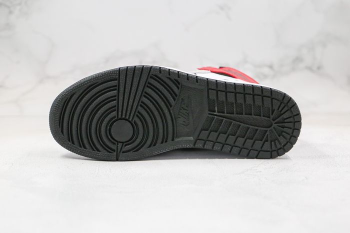 Nike Air Jordan 1 Retro High OG 'Smoke Grey'