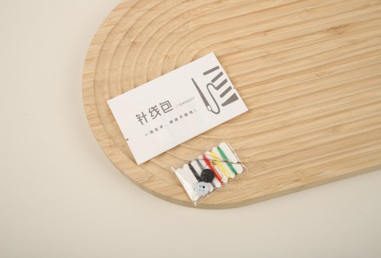 6 утас, 2 оёдлын хурц нарийн үдээс, 2 товч оёдол багц