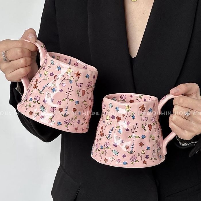 Цэцэгтэй том аяга