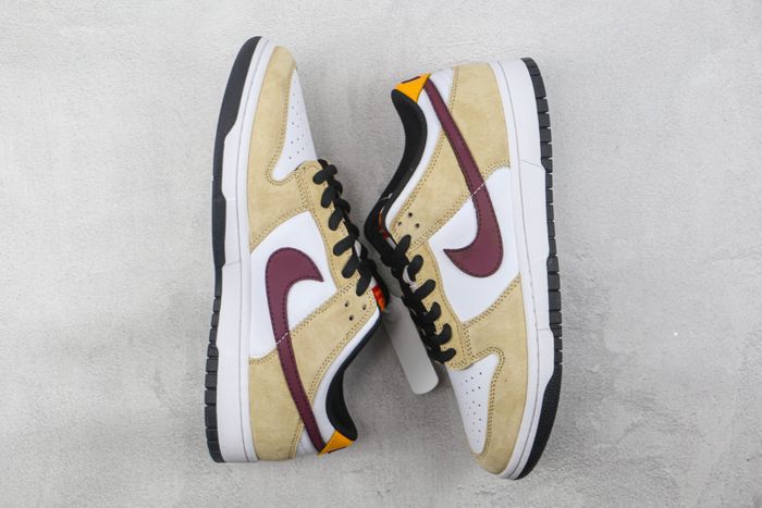 Nike SB Dunk Low Crimson