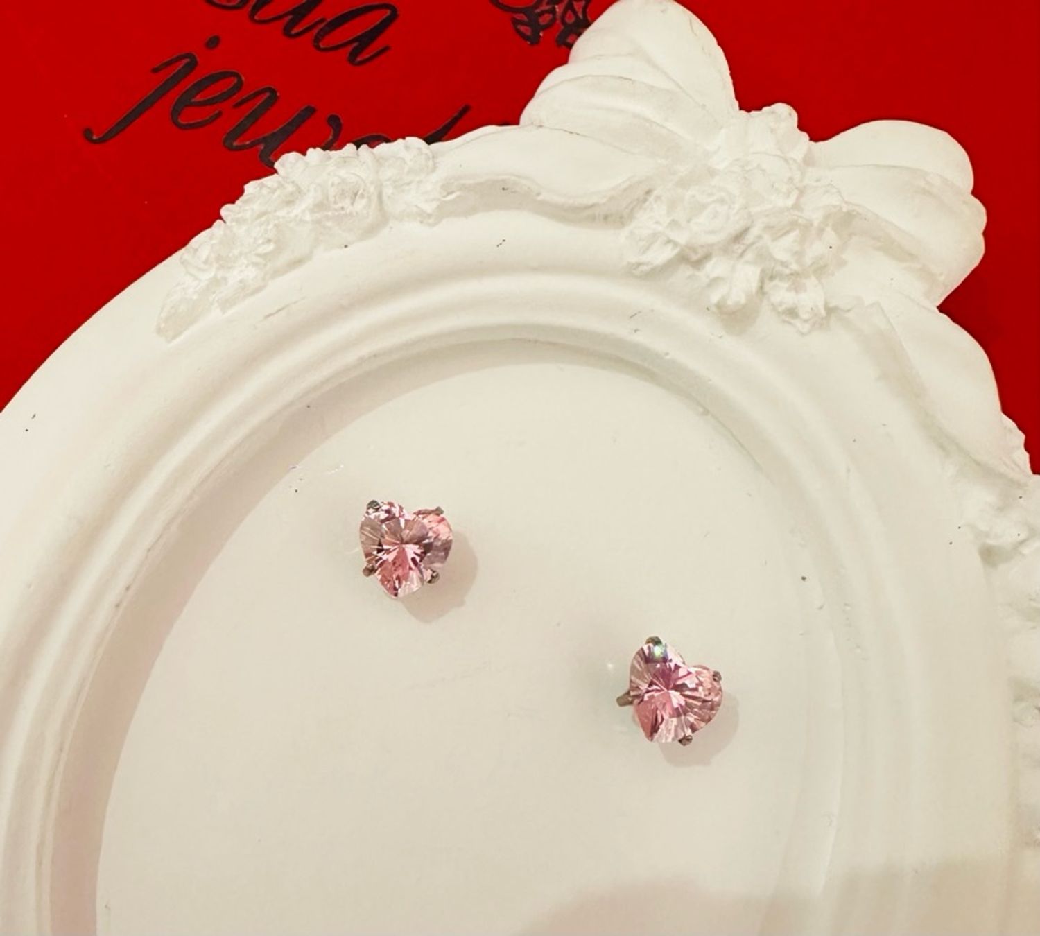 Зүрхэн шигтгээтэй ээмэг