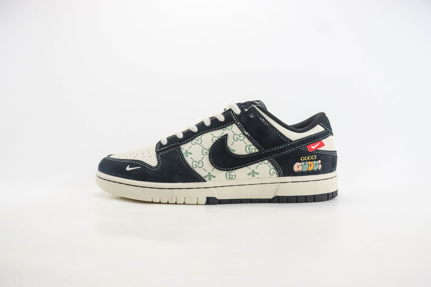 Nike SB Dunk Low x GUCCI 15