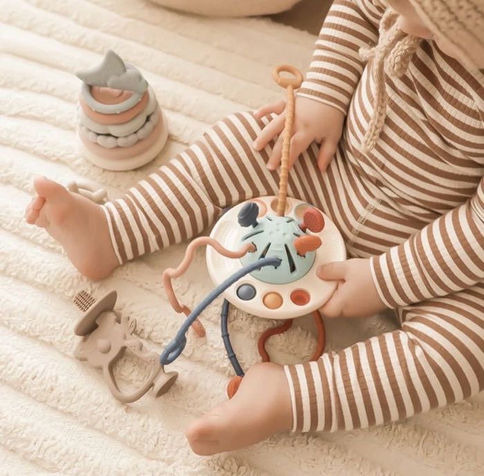 Moonkie pulling toy-Шаргал