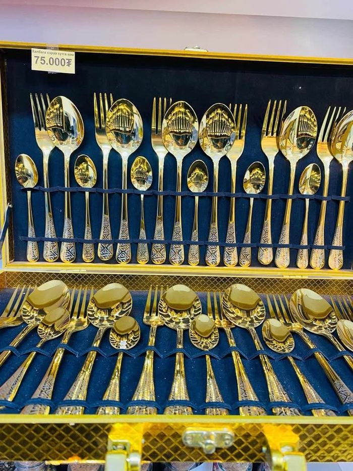 Алтлаг халбага сэрээний ком том бэлэгний хайрцагтай