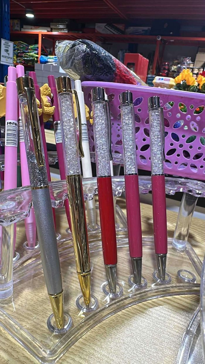 1764- Шигтгээтэй үзэг