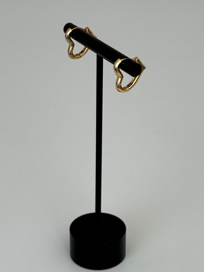 Heart-shaped hoop earrings