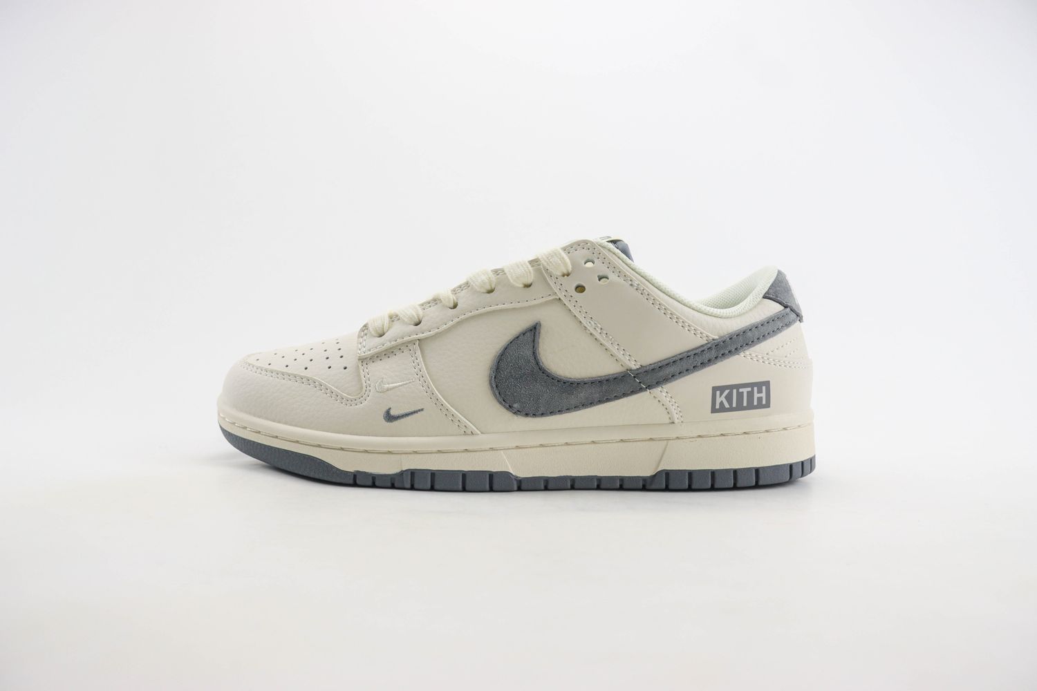 Nike SB Dunk Low x KITH 01