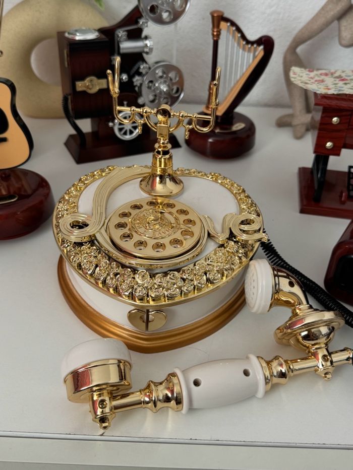 Харилцуур утас - Эгшигт хайрцаг