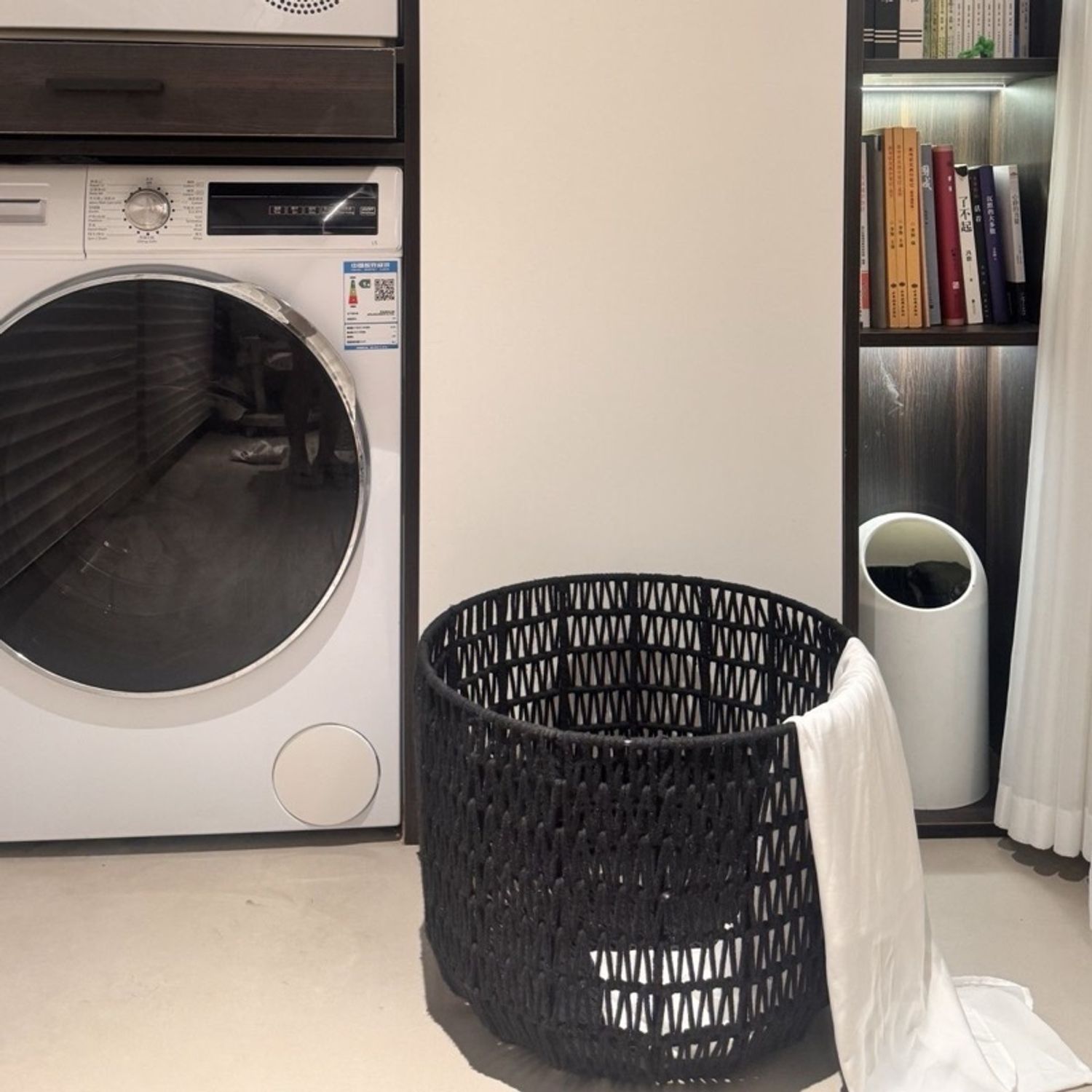 Хувцасны хар сагс