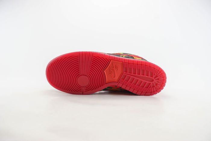 Nike SB Dunk Low The Wizard of Oz Poppy Field