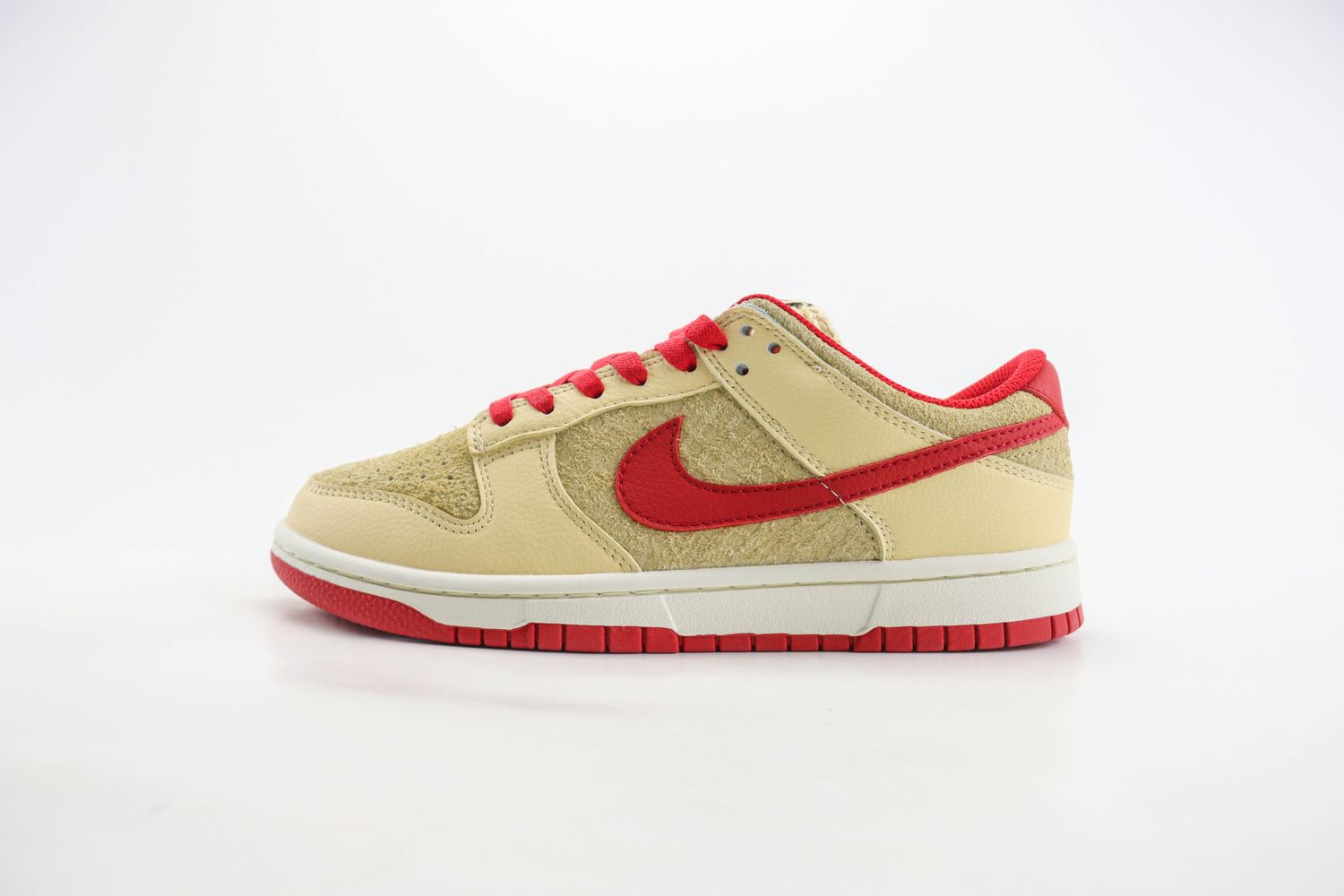 NEW Nike Dunk Low 'Strawberry Waffle