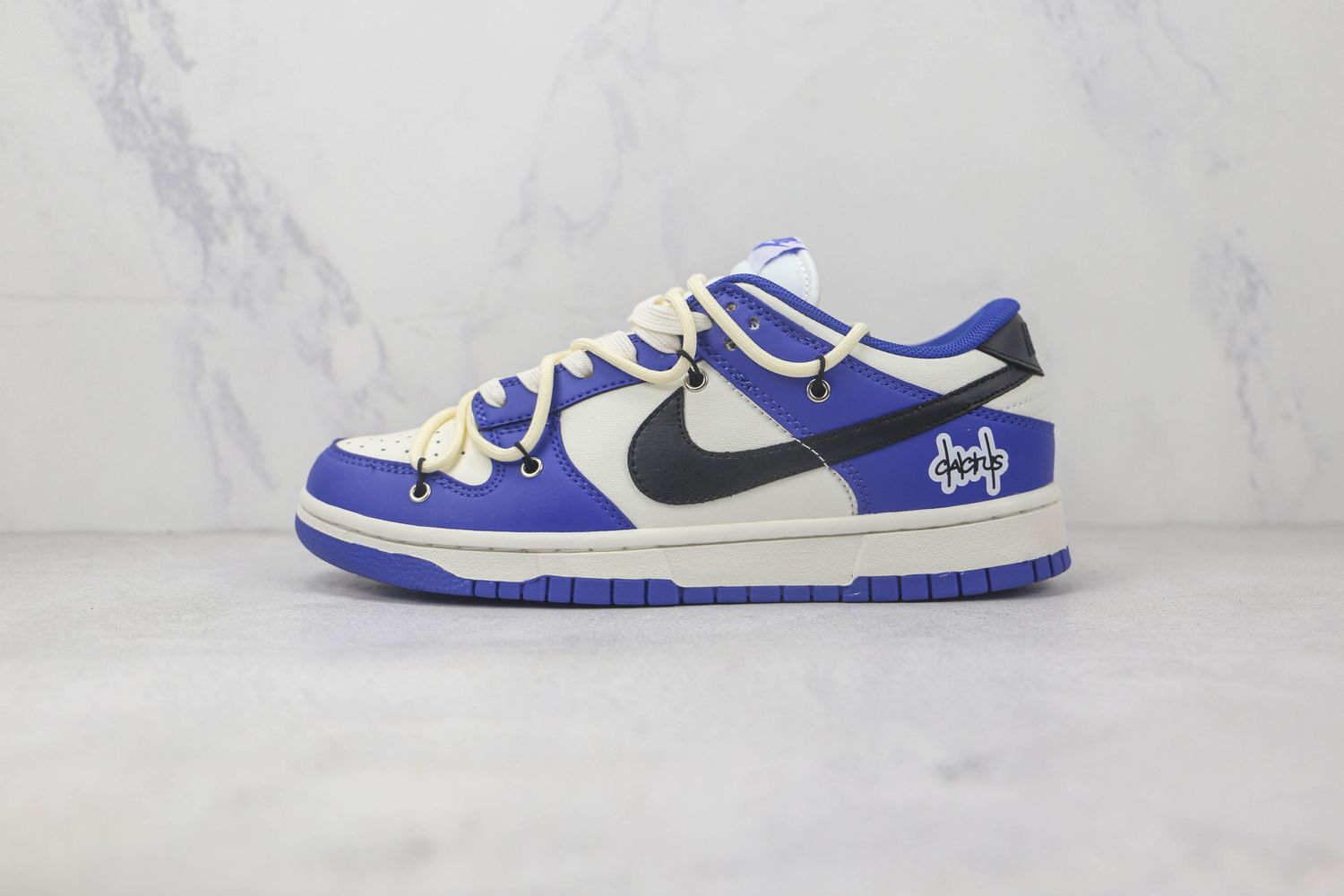NIKE DUNK LOW 42