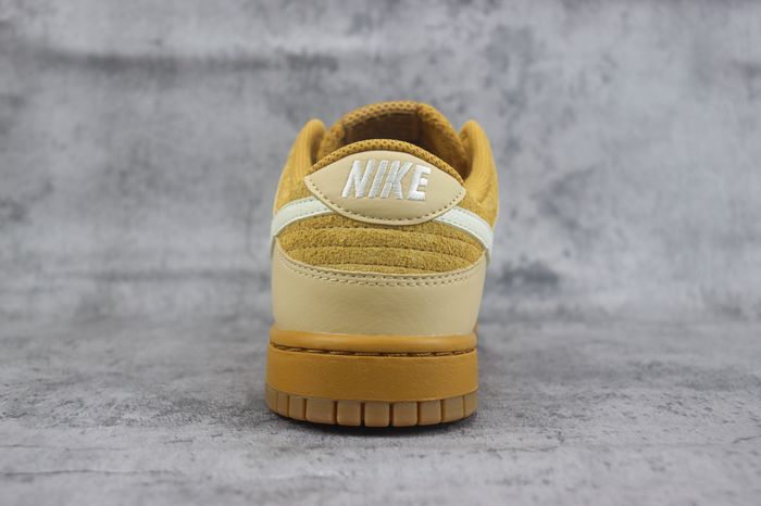 Nike SB Dunk Low "Waffles"