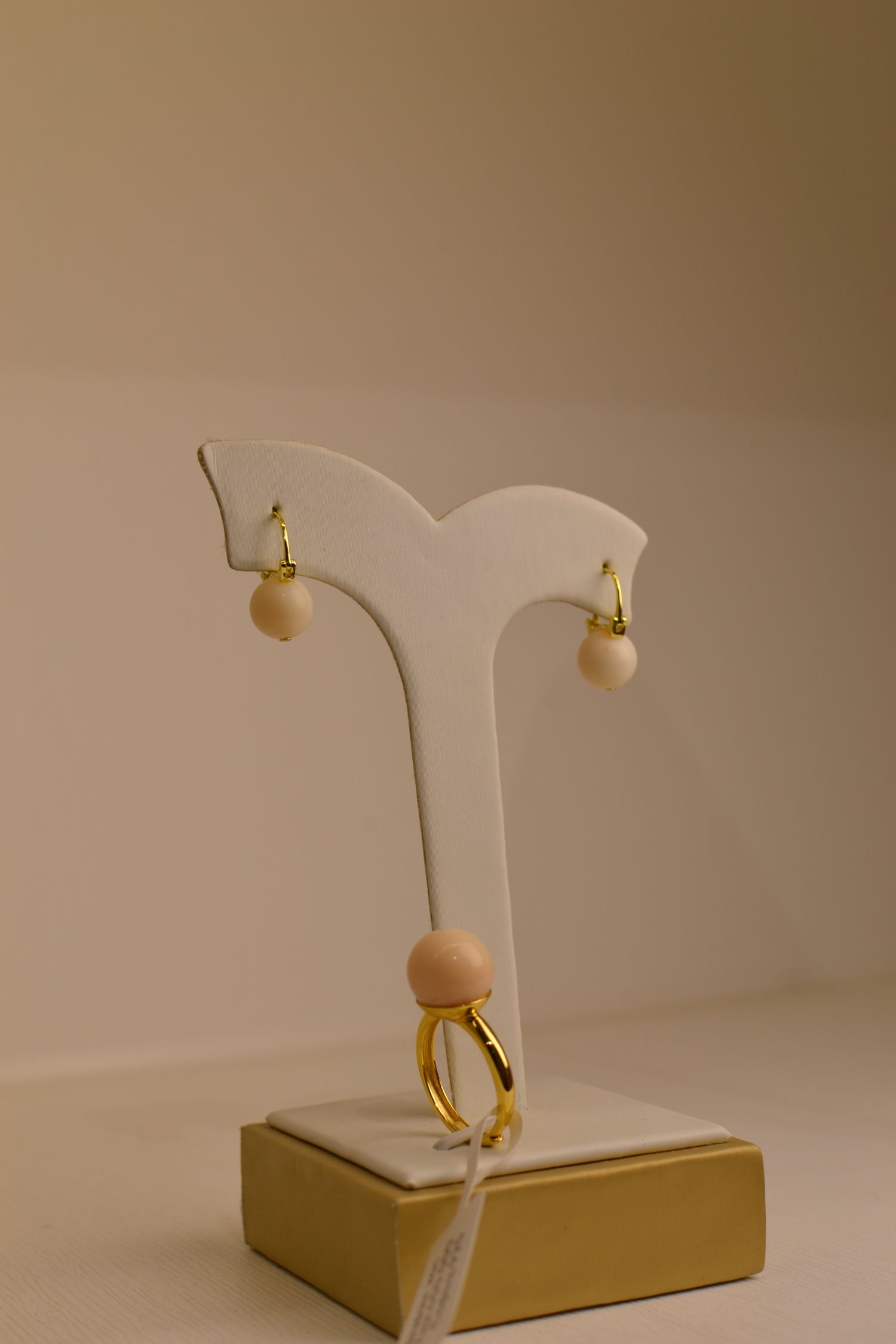 цагаан шүрэн хос