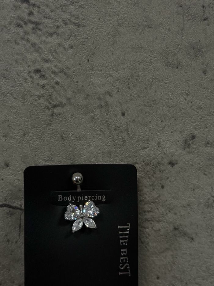 Хүйсний ээмэг 