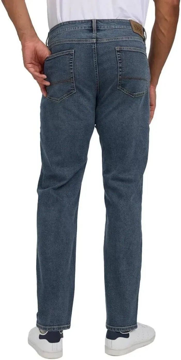 IZOD Men’s Straight Fit Classic 5-Pocket Style Jean, Blue, 32W x 32L