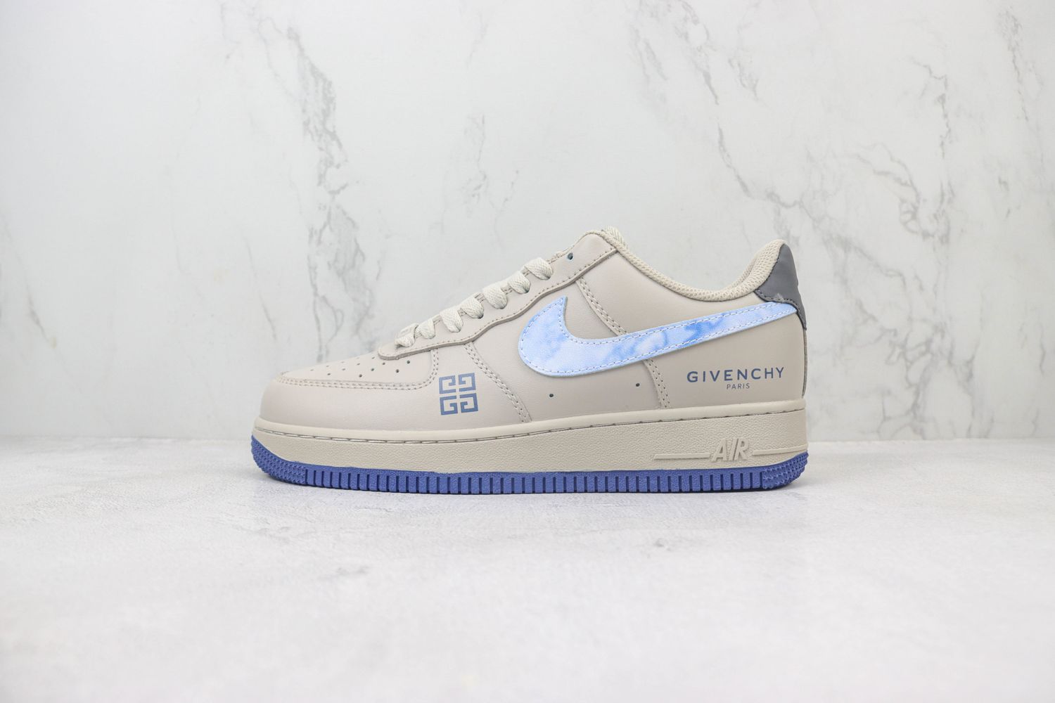 Nike Air Force 1 Low x Givenchy 02