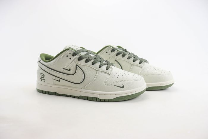 NK SB Dunk Low Retro "DIY