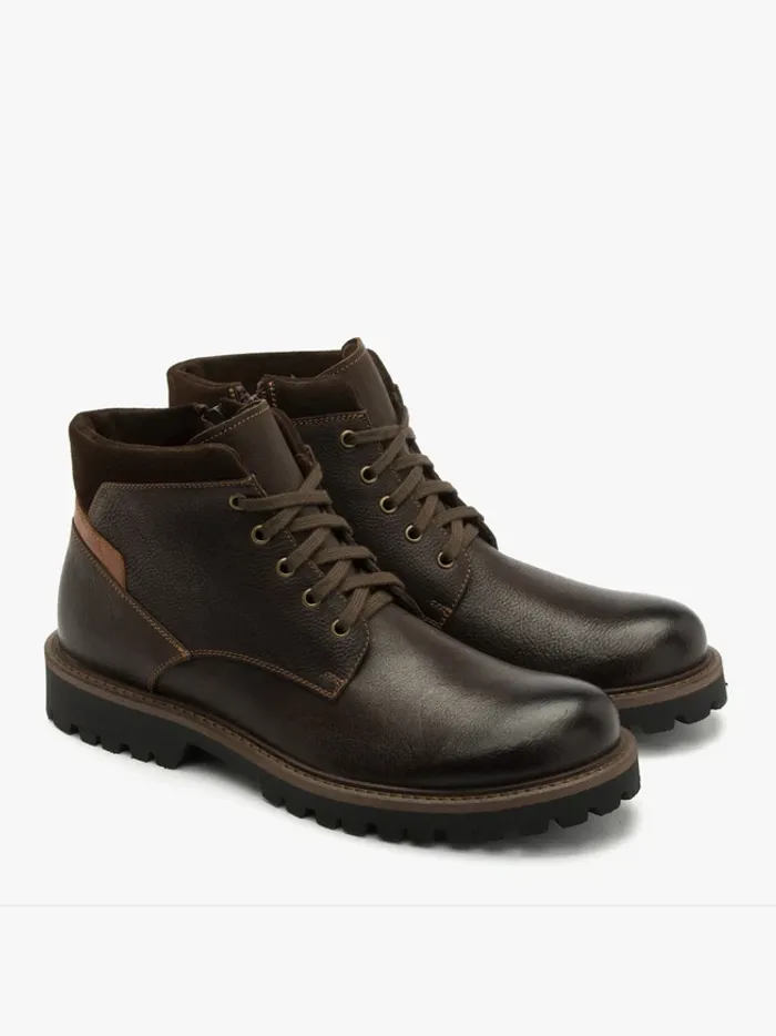 Dark brown men’s boots with lightweight sole