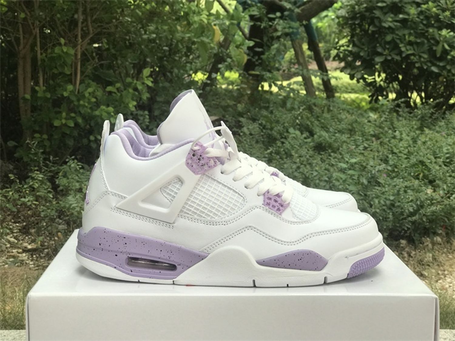 Jordan 4 Violet Oreo