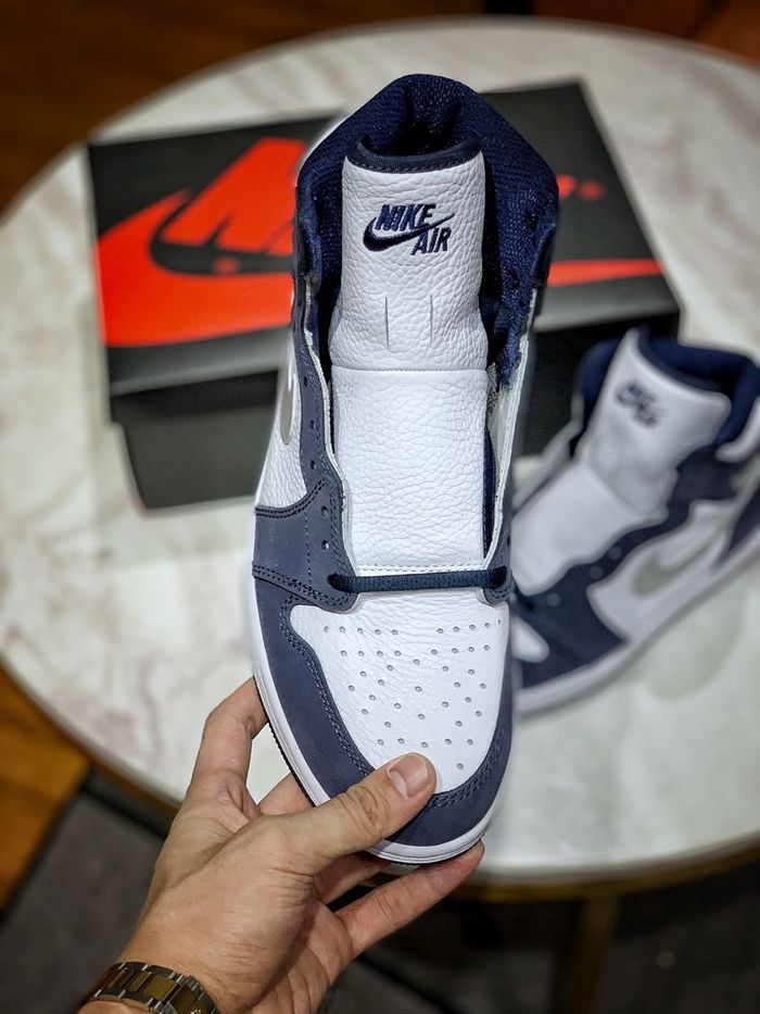 Air Jordan 1 High “Midnight Navy”