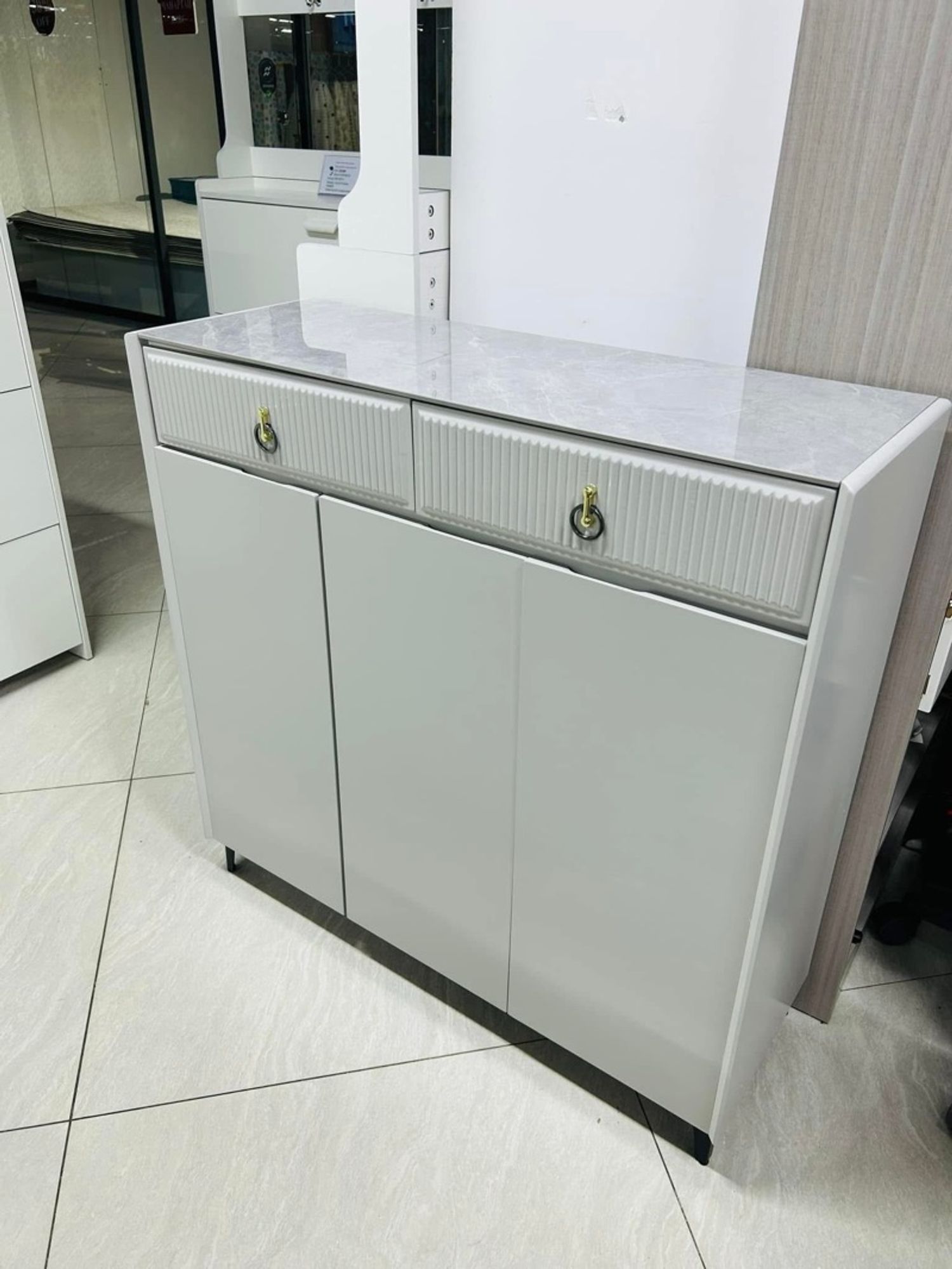 33 тай тавиур 