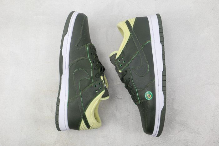 Nike SB Dunk Low "Avocado"