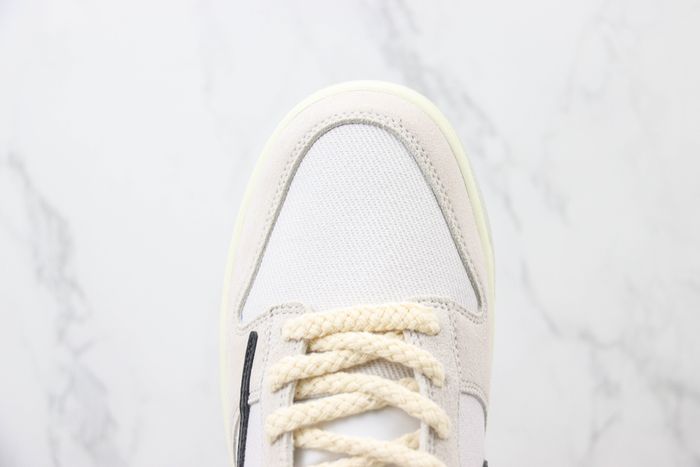 Nike SB Dunk Low x Stussy 143