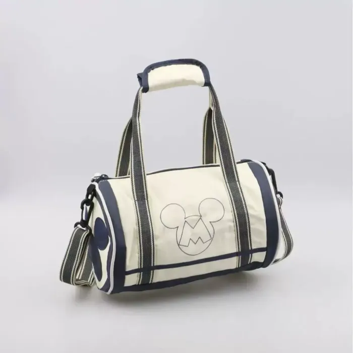 mickey  хажууд үүрдэг 