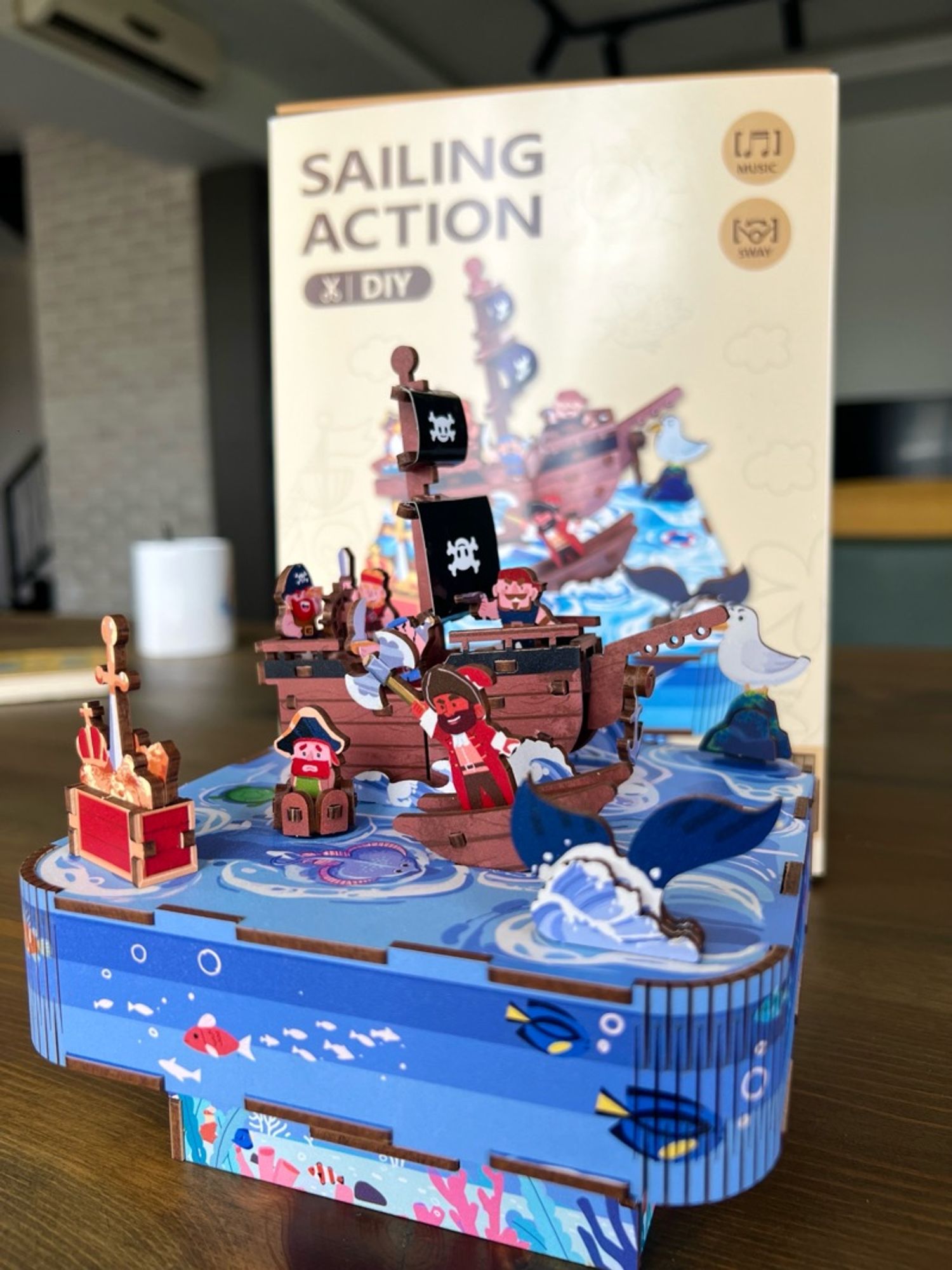 Sailing Action эгшигт хайрцаг