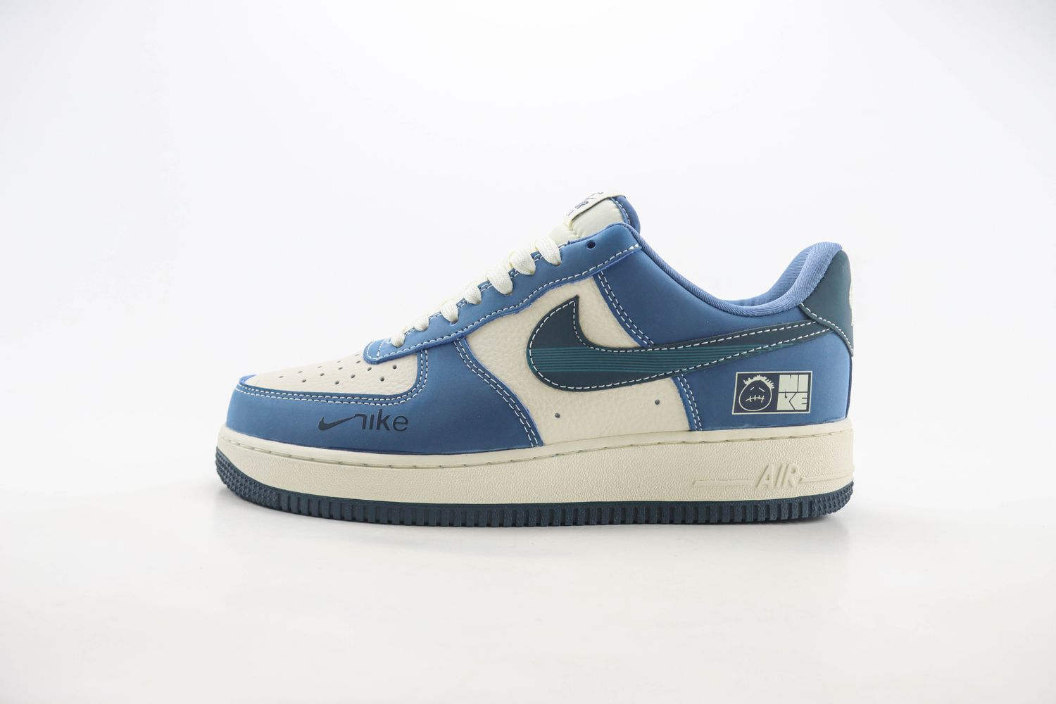 Nike Air Force 1 Low 06