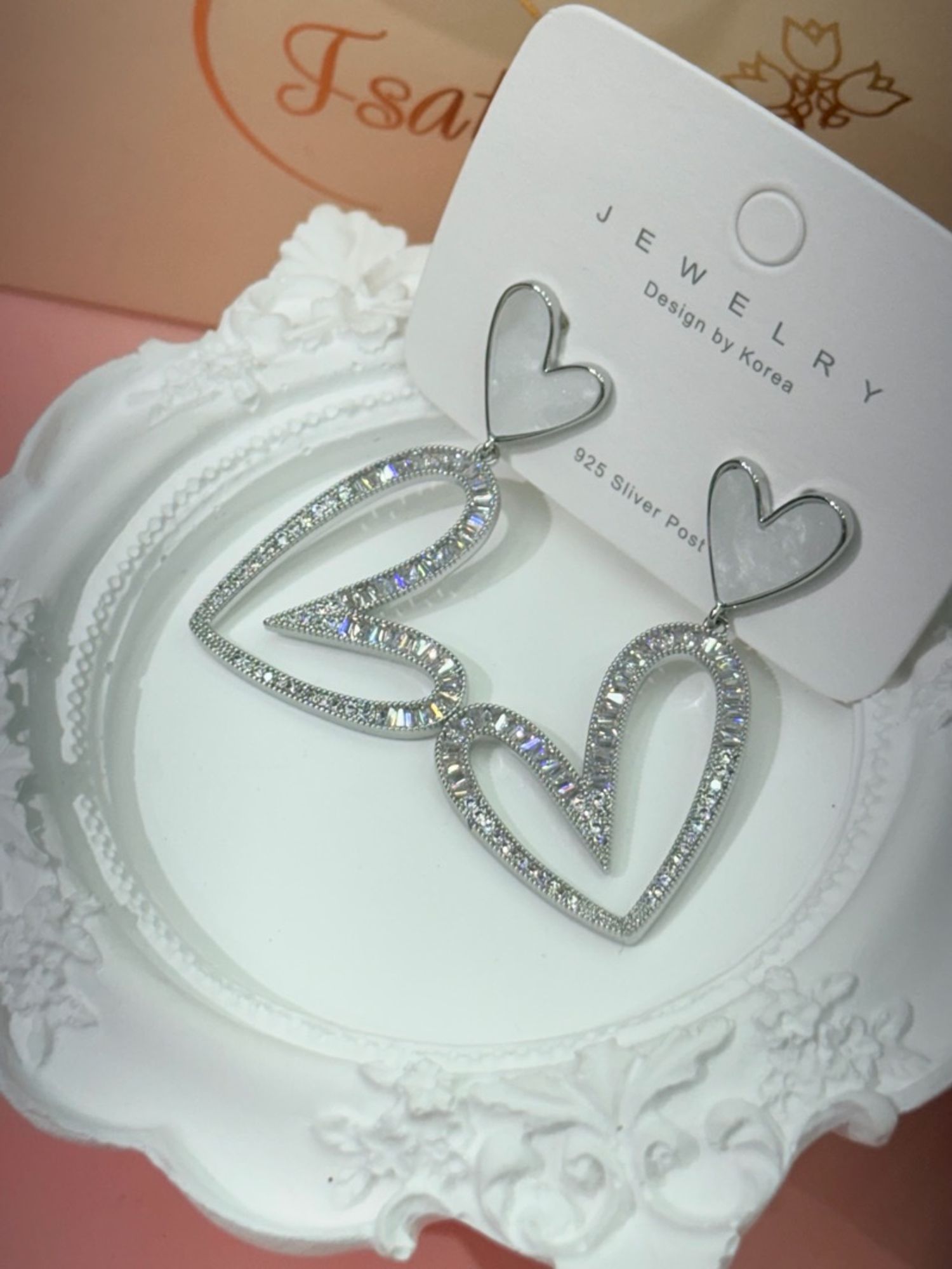 зүрхэн ээмэг