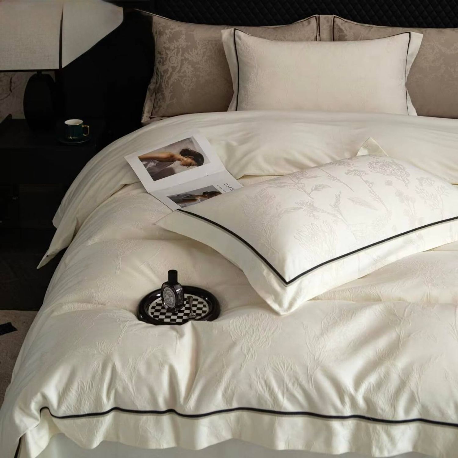 Зөөлөн сатин даавуун материалтай 4 хос